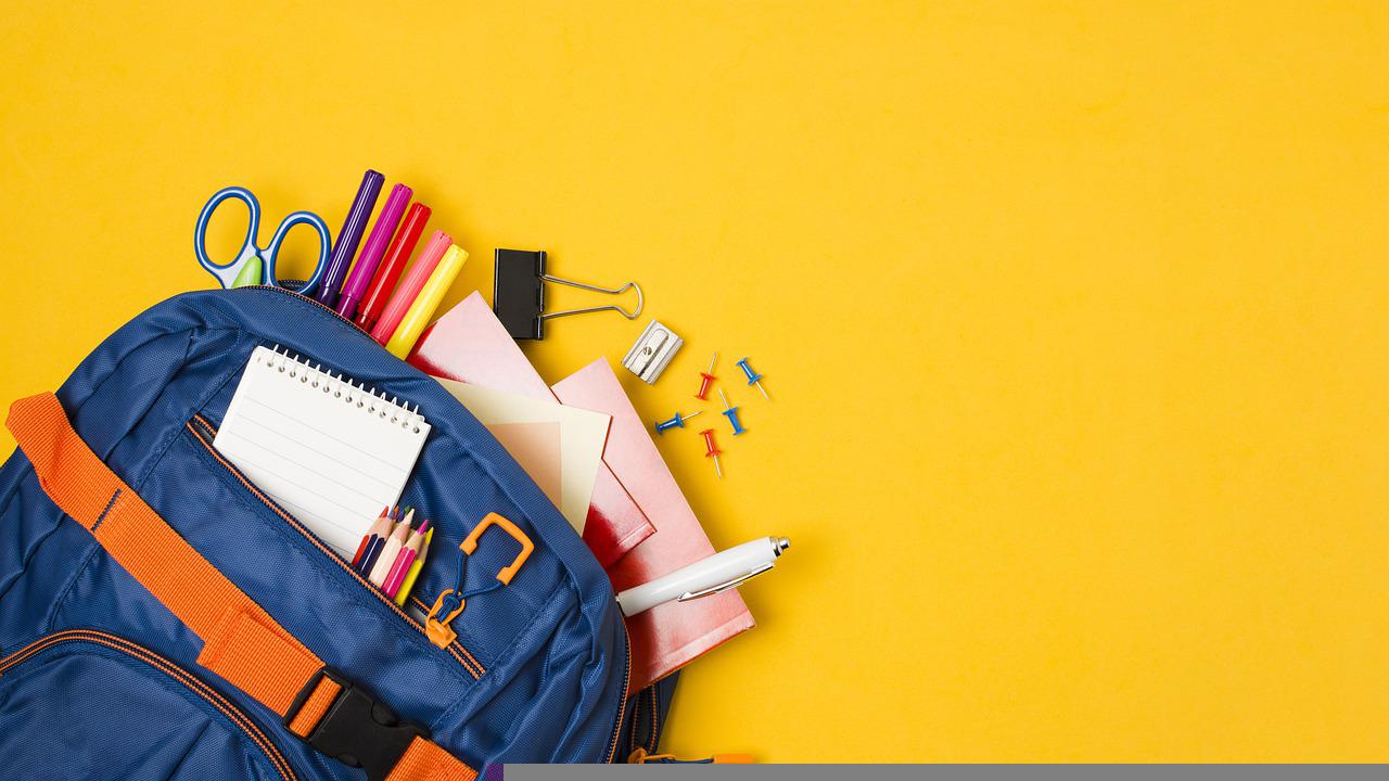 school supplies, stationery, backpack-5541099.jpg